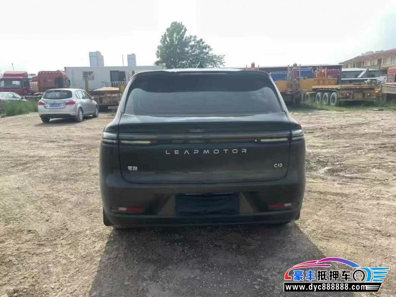 25年零跑C10轿车抵押车出售