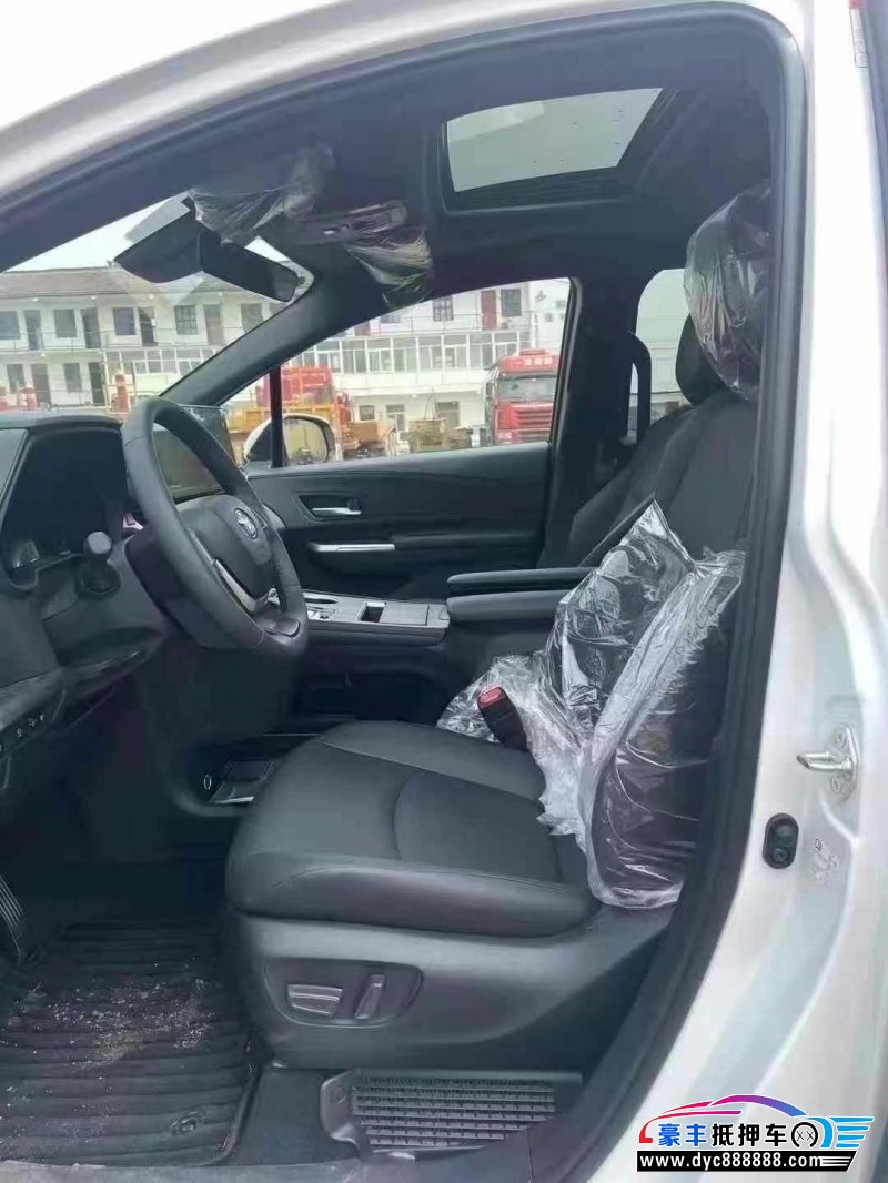 25年丰田格瑞维亚轿车抵押车出售