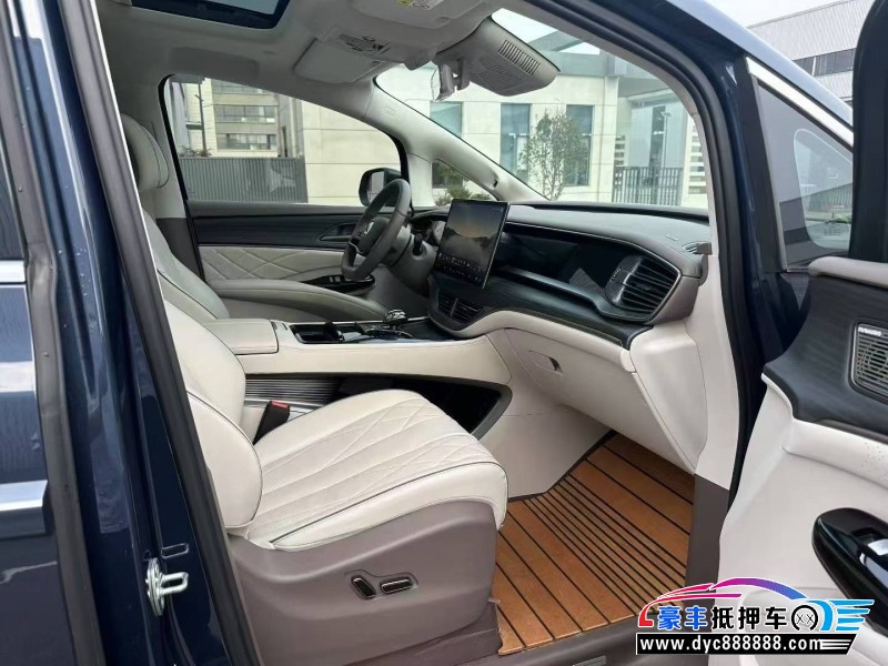 24年腾势D9轿车抵押车出售