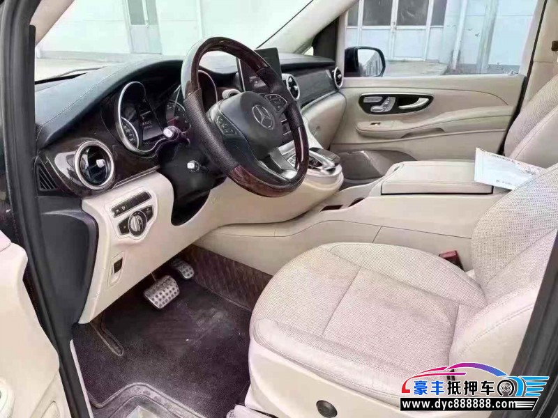 16年奔驰V轿车抵押车出售