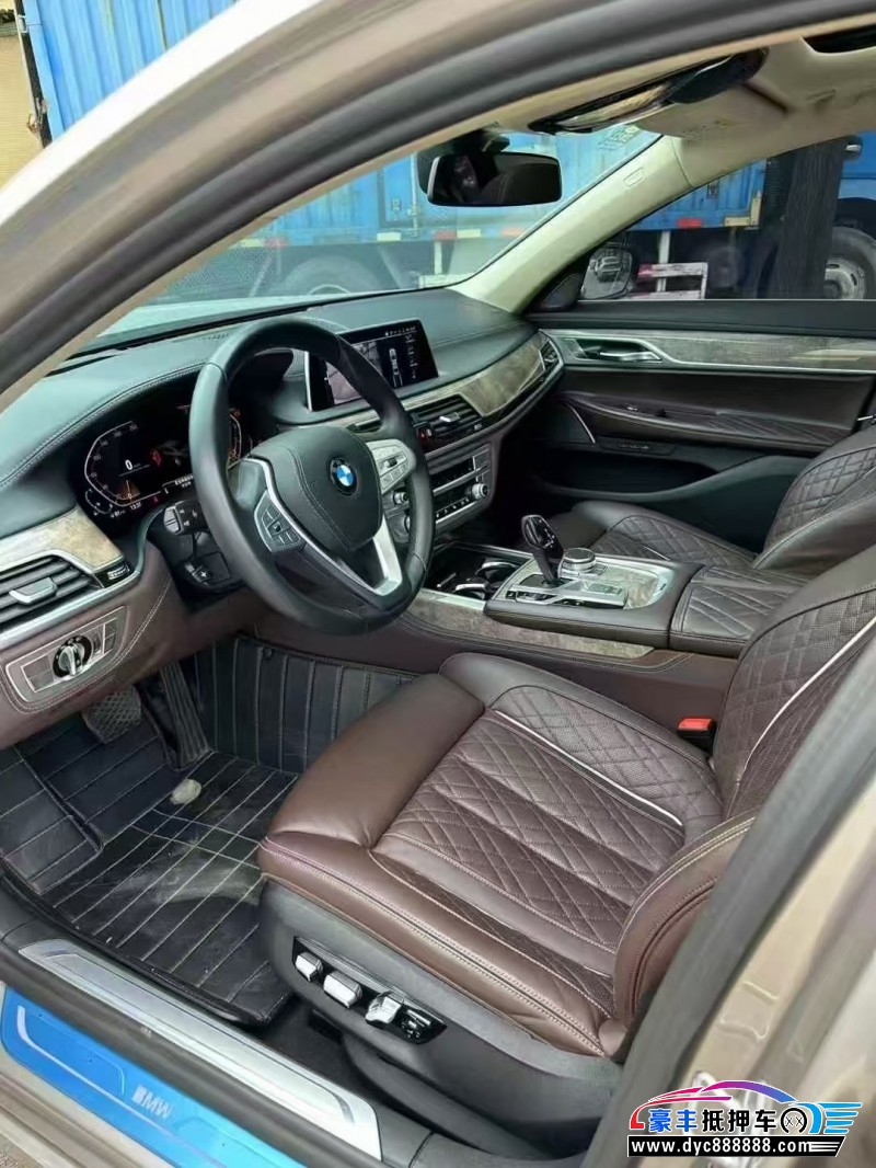 20年宝马7系轿车抵押车出售