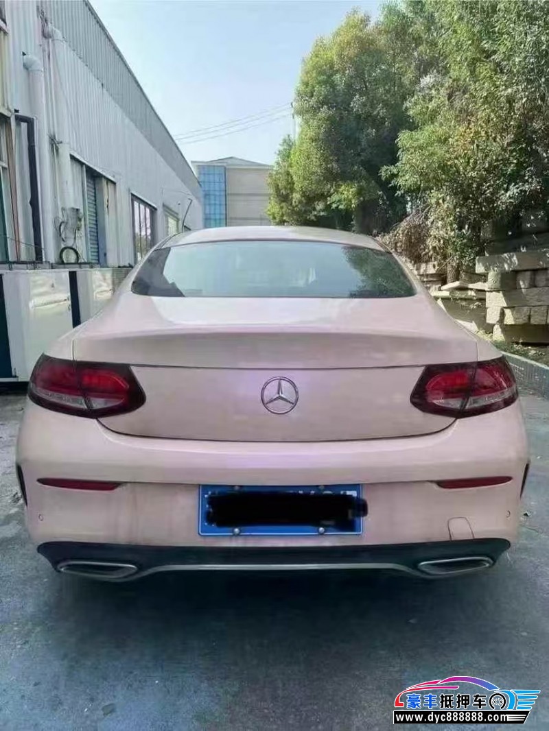 19年奔驰C轿车抵押车出售