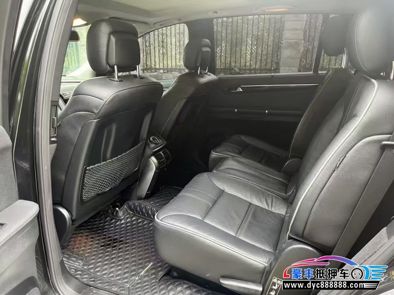 17年奔驰R轿车抵押车出售