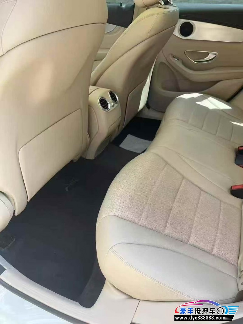 17年奔驰GLC轿车抵押车出售