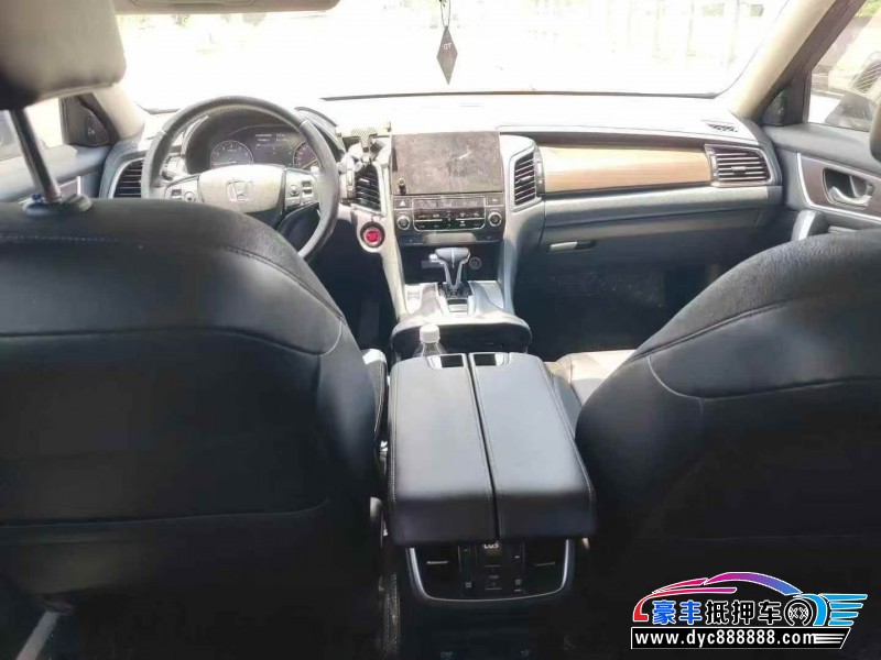 17年本田冠道轿车抵押车出售