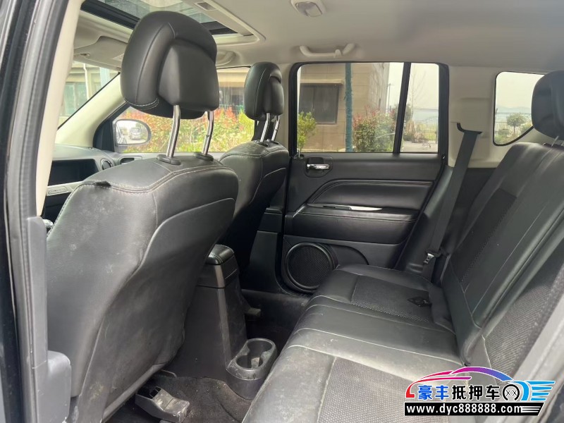 14年Jeep指南者轿车抵押车出售