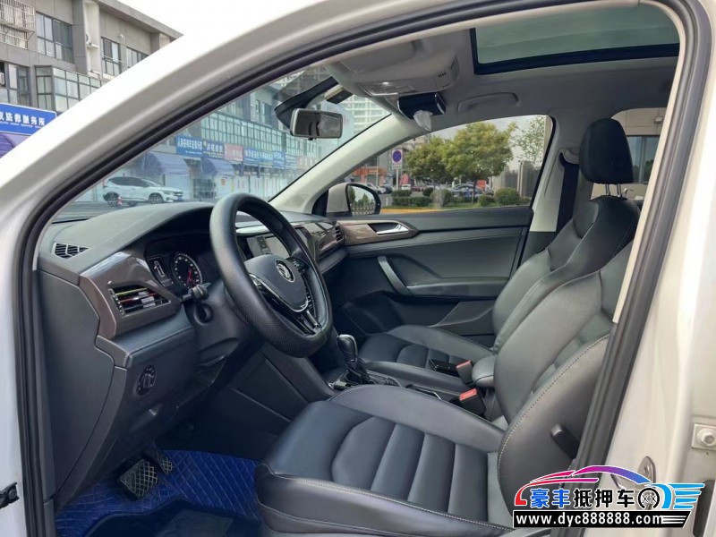 20年大众途岳轿车抵押车出售