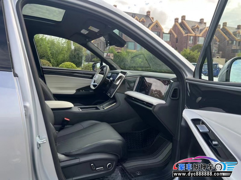 24年吉利银河L7轿车抵押车出售