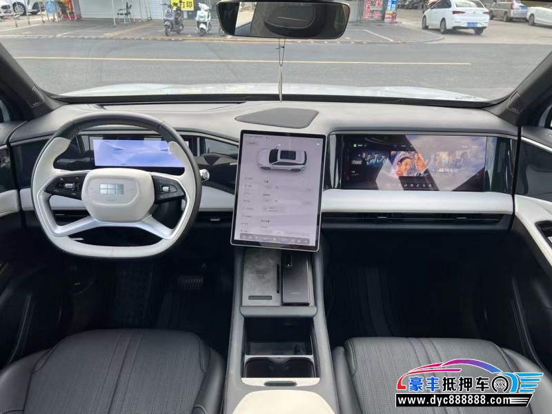 24年吉利银河L7轿车抵押车出售