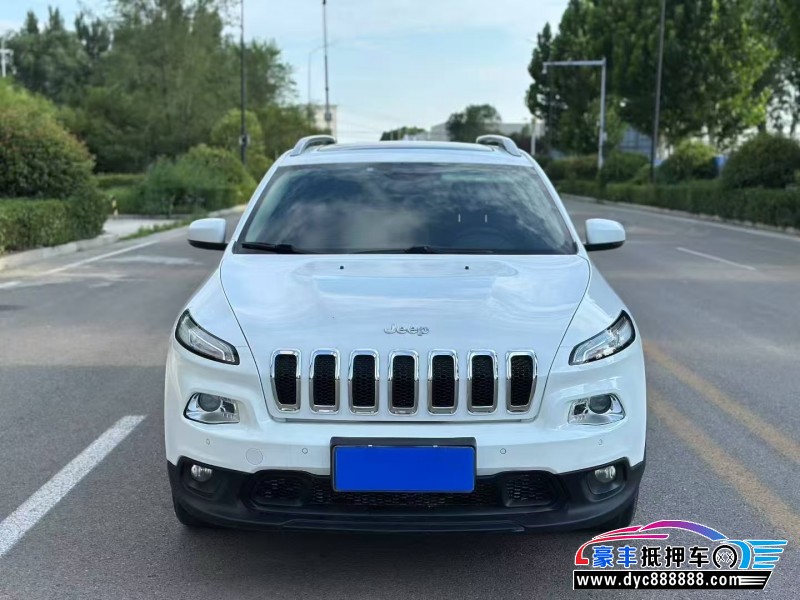 16年Jeep自由光轿车抵押车出售