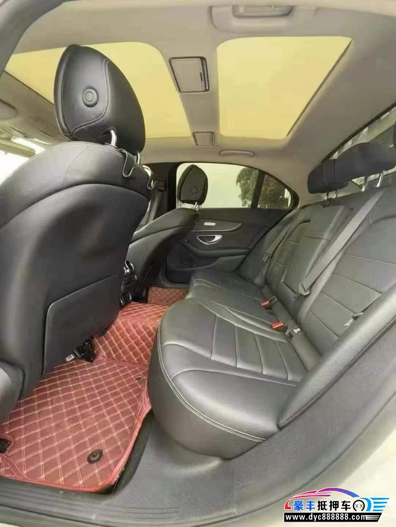 19年奔驰C轿车抵押车出售