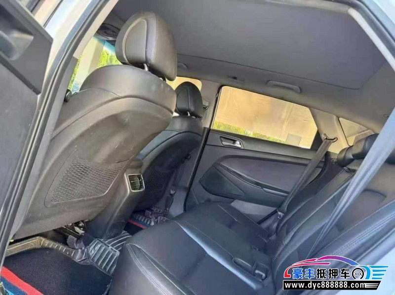 19年现代途胜轿车抵押车出售