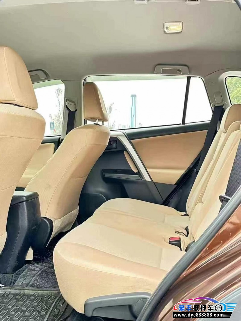 19年丰田RAV4轿车抵押车出售