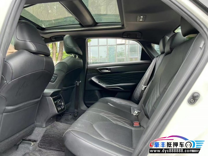 20年丰田亚洲龙轿车抵押车出售