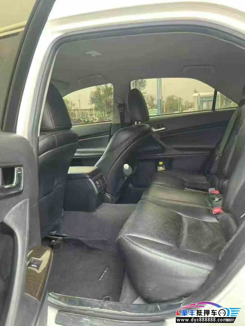 17年丰田锐志轿车抵押车出售