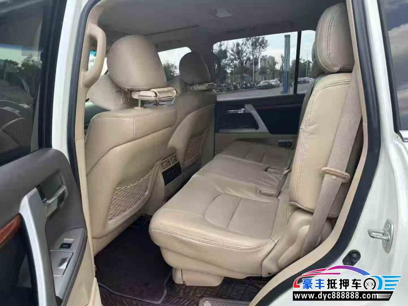 16年丰田兰德酷路泽（陆巡）轿车抵押车出售