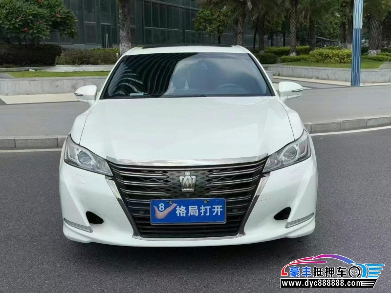 18年丰田皇冠轿车抵押车出售