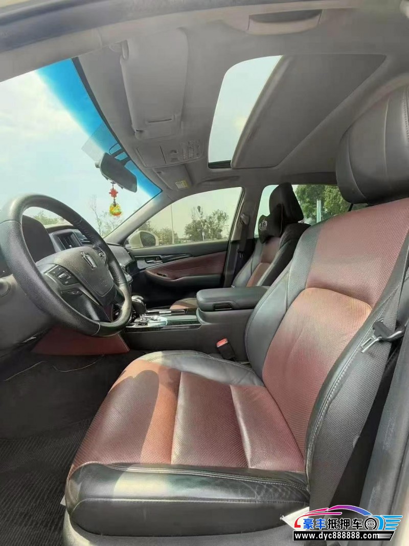 18年丰田皇冠轿车抵押车出售