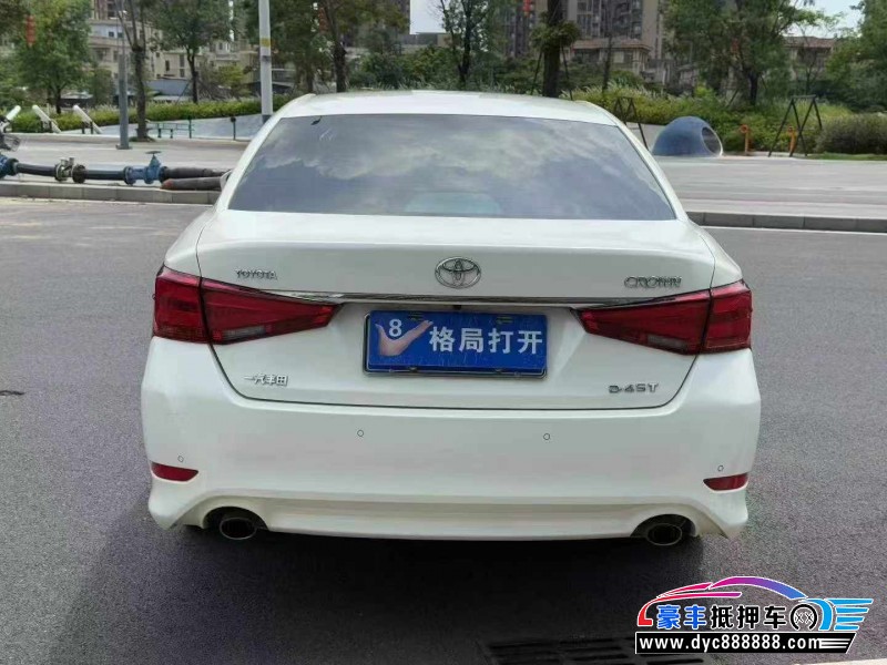 18年丰田皇冠轿车抵押车出售