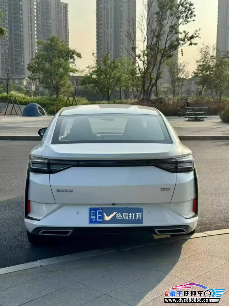 25年东风风神奕炫轿车抵押车出售