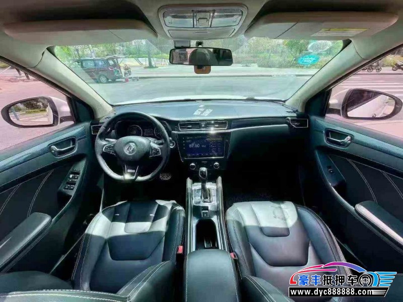 18年东风风光580轿车抵押车出售