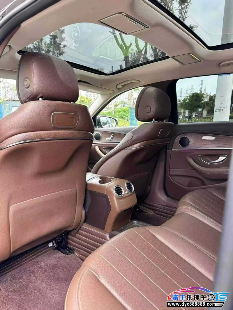 17年奔驰E轿车抵押车出售