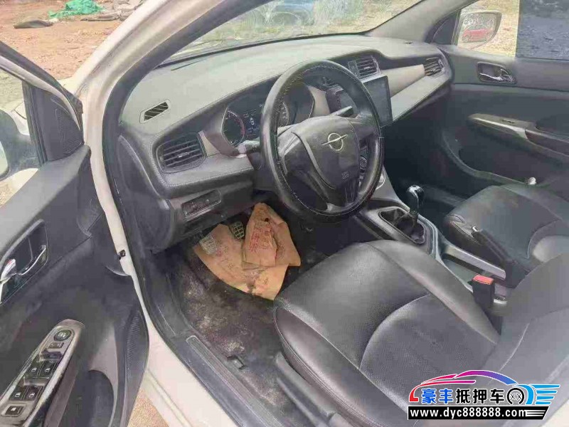 18年海马M3轿车抵押车出售