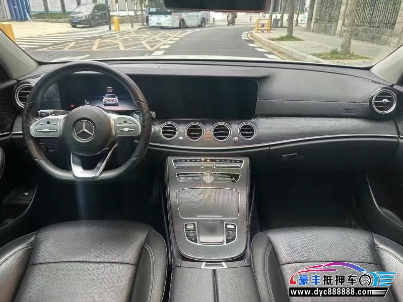 19年奔驰E轿车抵押车出售