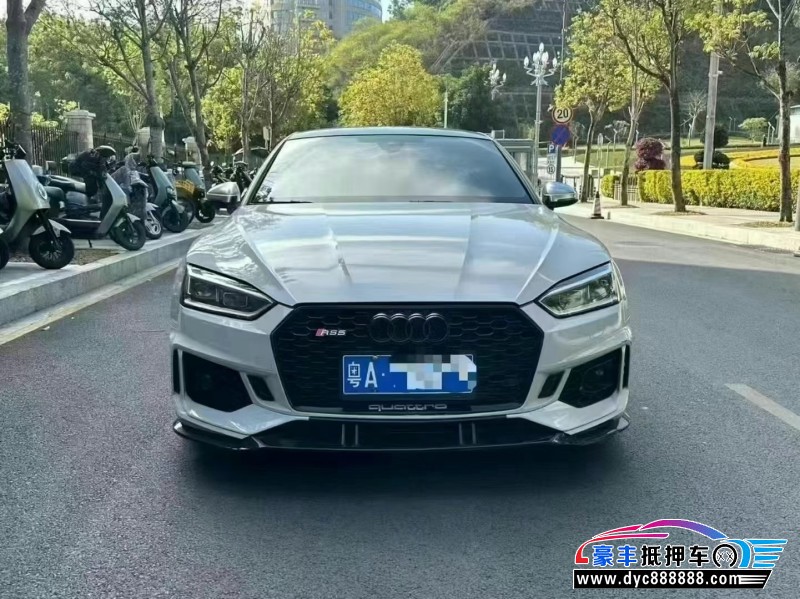 抵押车出售19年奥迪S5轿车