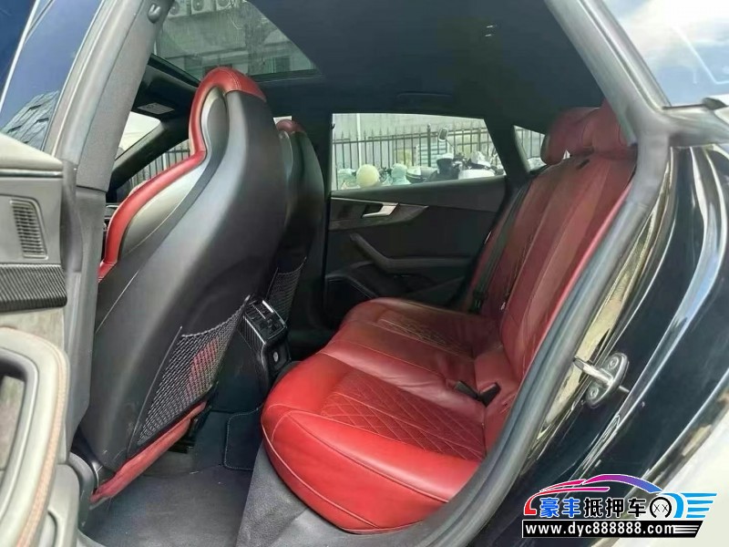 19年奥迪S5轿车抵押车出售