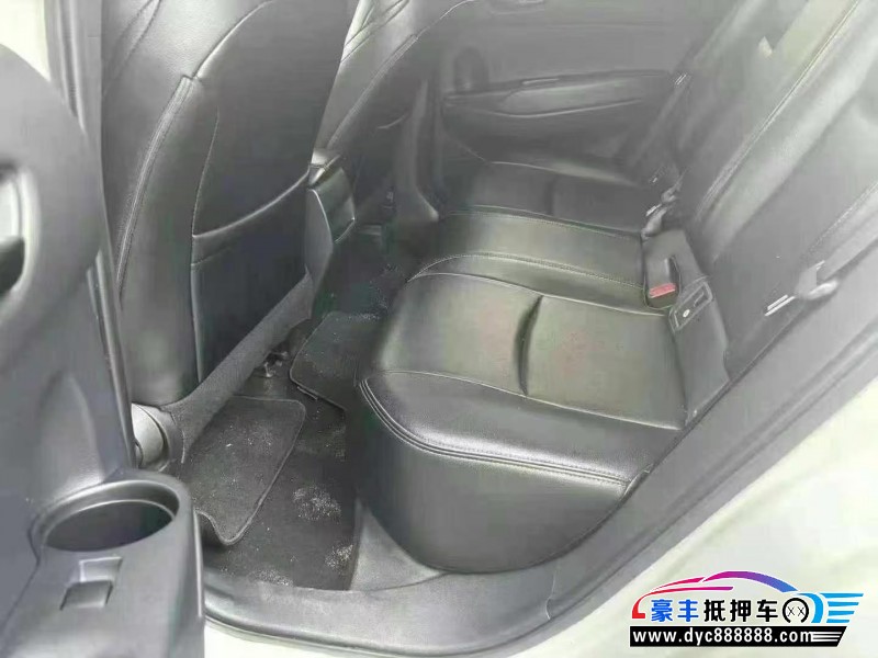 22年丰田锋兰达轿车抵押车出售