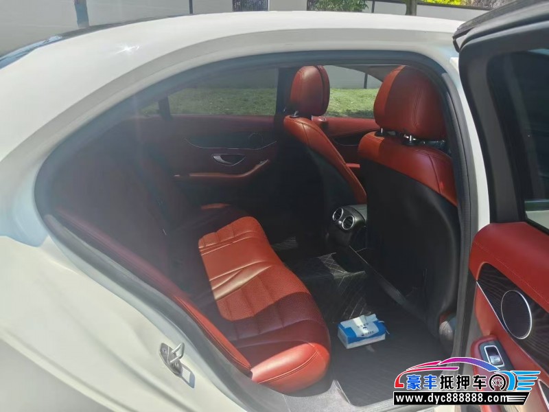 17年奔驰C轿车抵押车出售