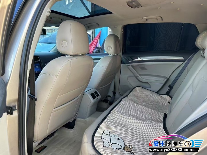 14年大众高尔夫轿车抵押车出售