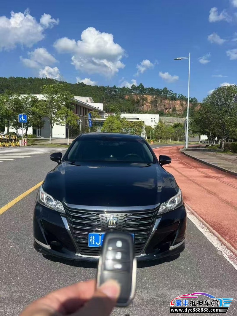 19年丰田皇冠轿车抵押车出售