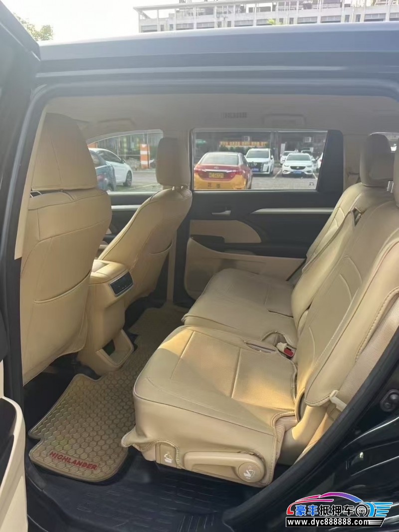 18年丰田汉兰达轿车抵押车出售