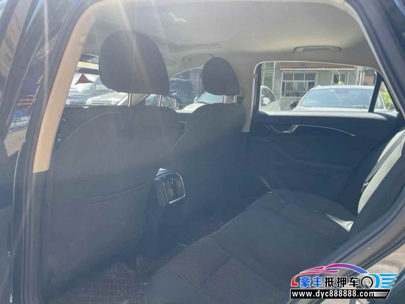 24年奔腾B70轿车抵押车出售