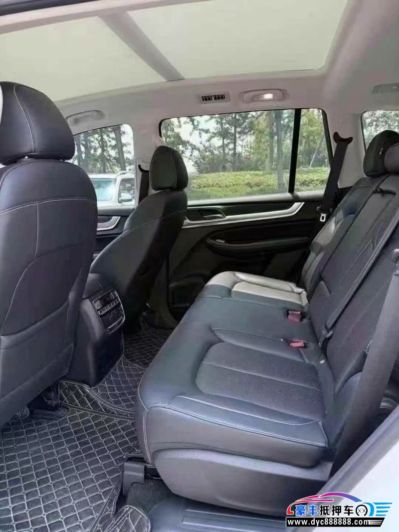 23年荣威RX8轿车抵押车出售