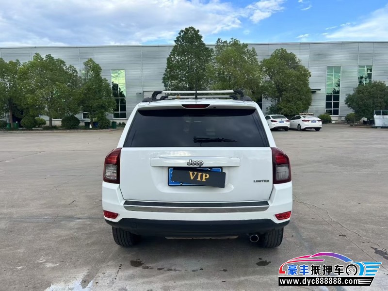 16年Jeep指南者轿车抵押车出售