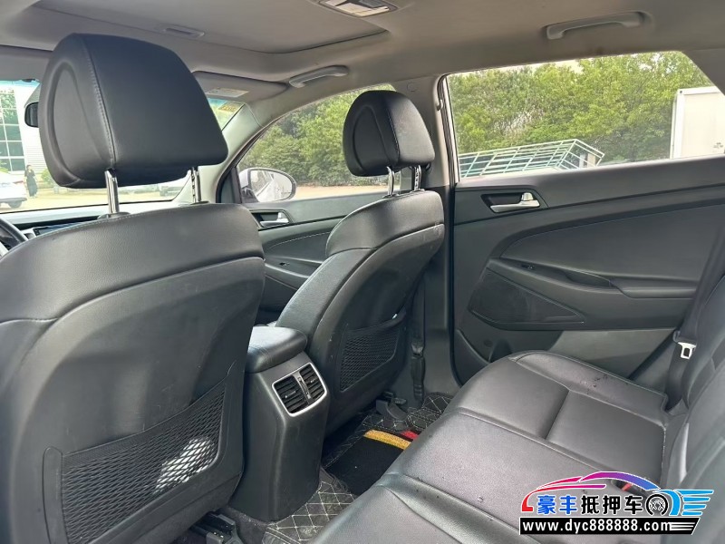 19年现代途胜轿车抵押车出售