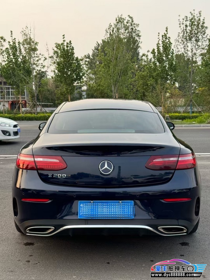 17年奔驰E轿车抵押车出售