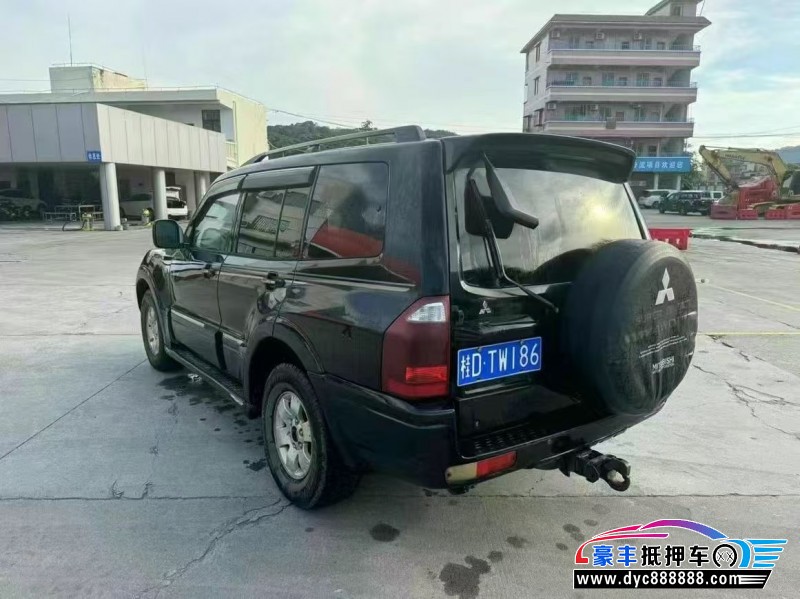 03年三菱帕杰罗轿车抵押车出售