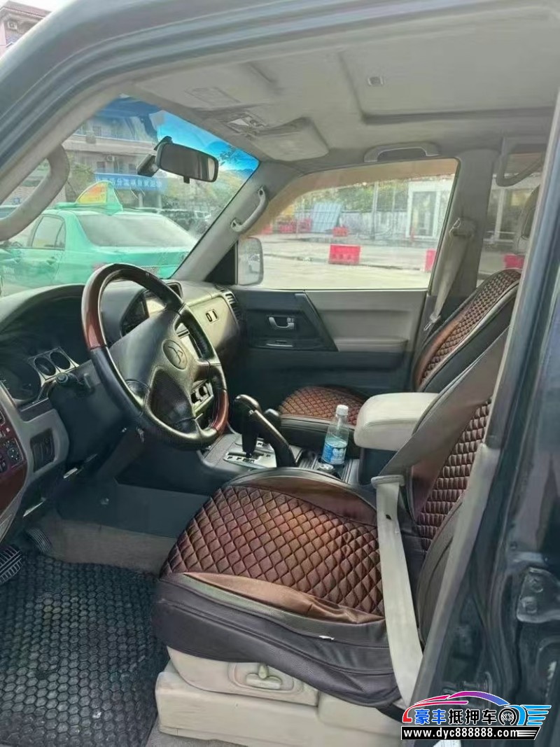 03年三菱帕杰罗轿车抵押车出售