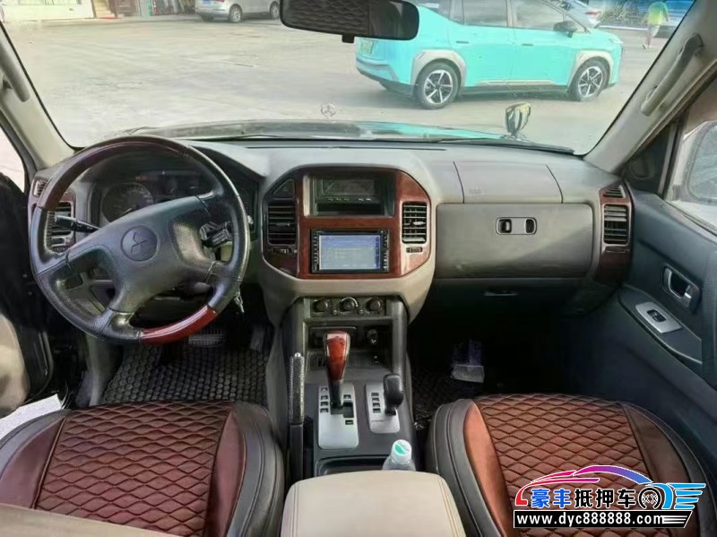 03年三菱帕杰罗轿车抵押车出售