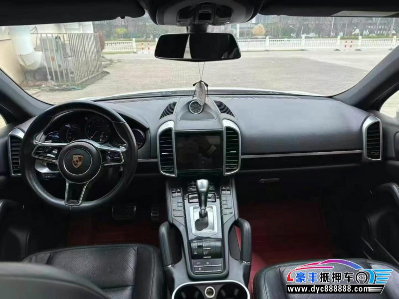 17年保时捷卡宴轿车抵押车出售