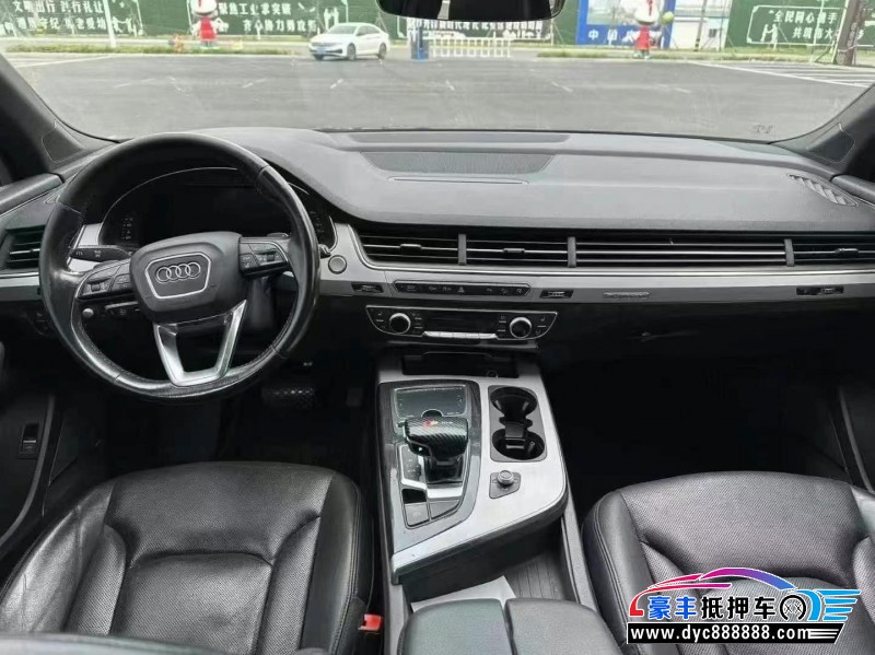 18年奥迪Q7轿车抵押车出售