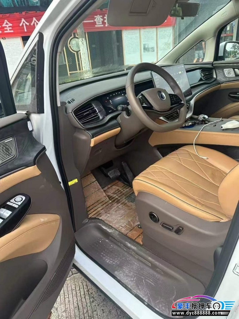 23年腾势D9轿车抵押车出售