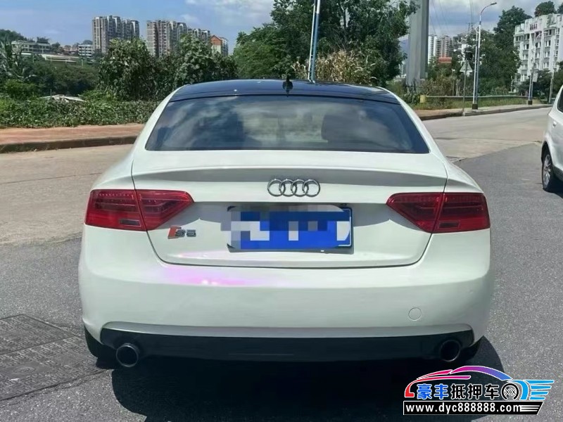 12年奥迪A5轿车抵押车出售