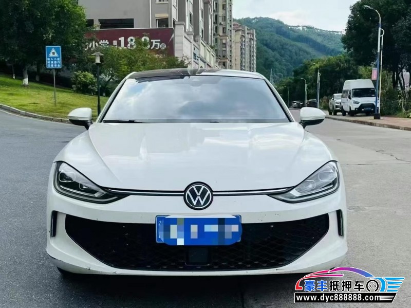 抵押车出售24年大众凌渡轿车