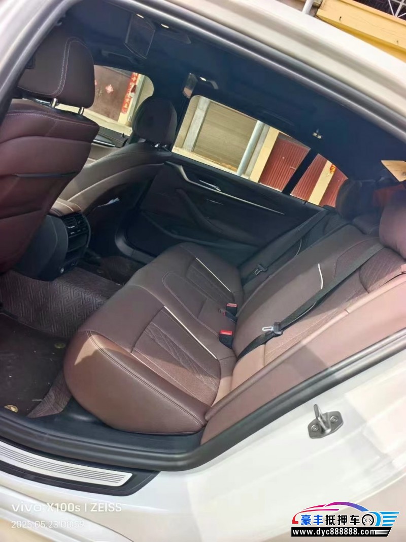 21年宝马5系轿车抵押车出售