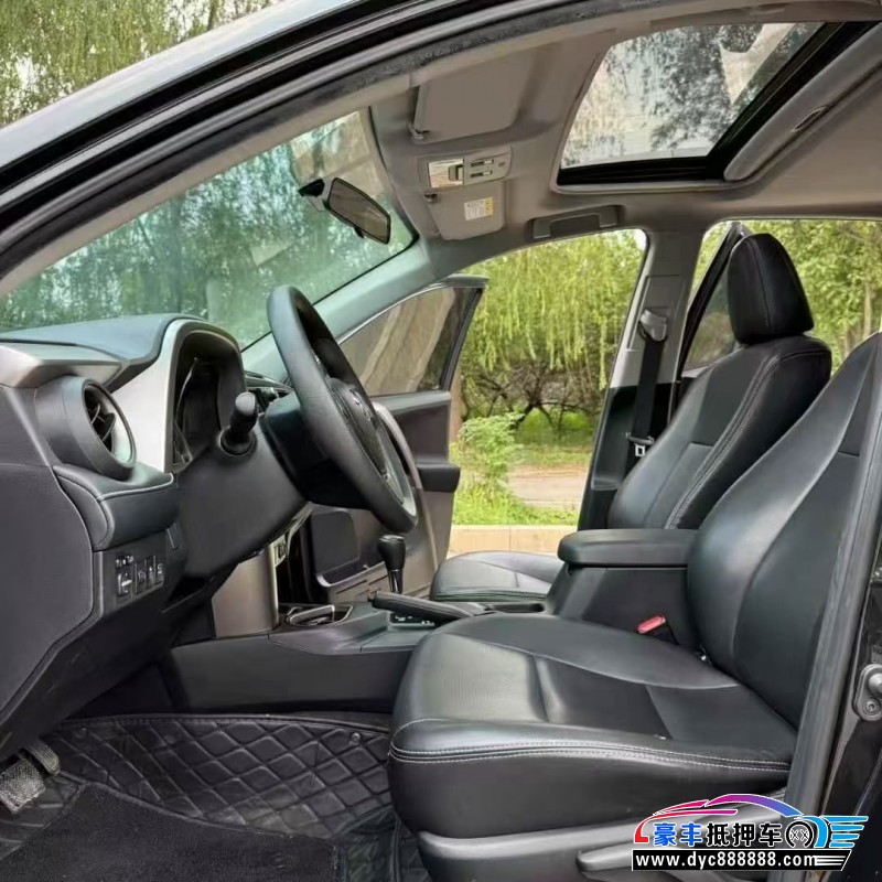 18年丰田RAV4轿车抵押车出售